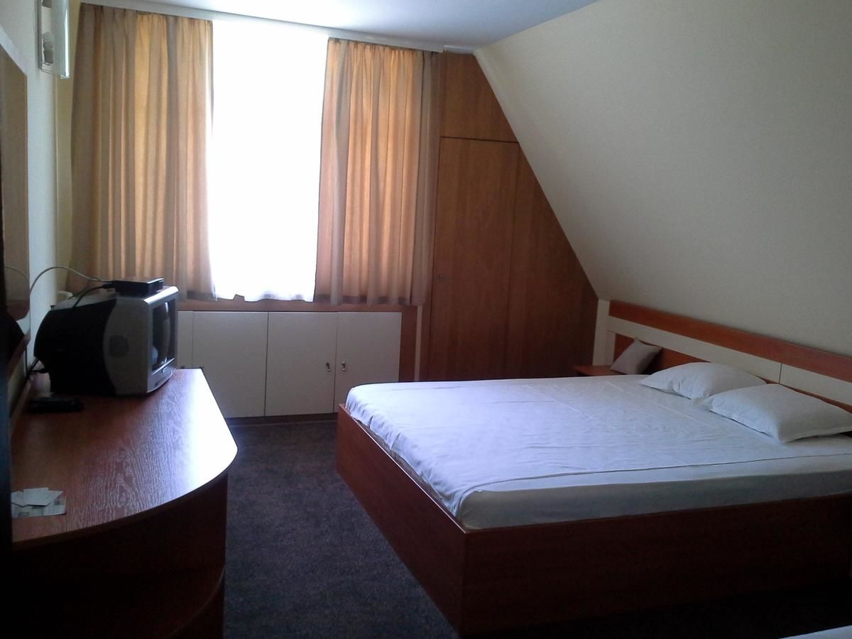 Мотели Motel Monza Благоевград-16